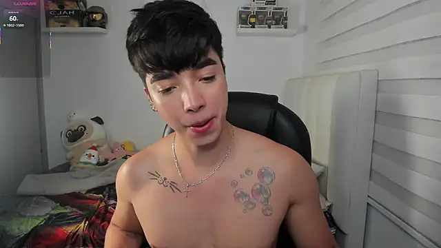 santy7v7 online show from March 18, 1:24 pm