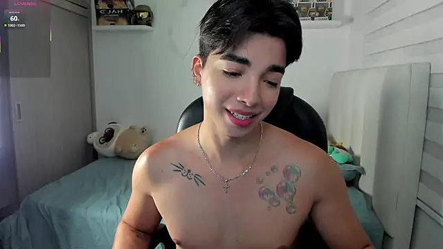 Snapshot of santy7v7 chatting on January 12, 1:40 pm santy7v7 online show from January 12, 1:40 pm