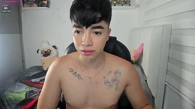 Snapshot of santy7v7 chatting on February 12, 1:33 pm santy7v7 online show from February 12, 1:33 pm