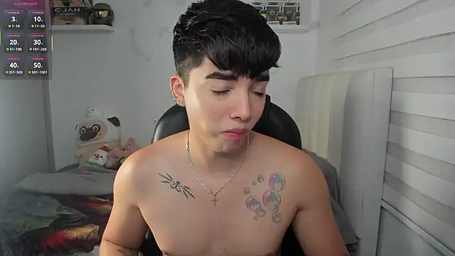 santy7v7 online show from March 10, 1:15 pm