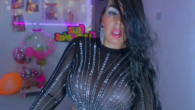 Snapshot of sweet_vanessa_22 chatting on December 3, 1:47 am sweet vanessa 22 online show from December 3, 1:47 am