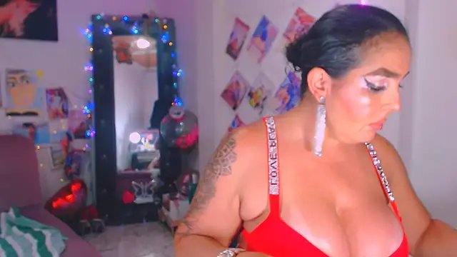 Snapshot of sweet_vanessa_22 chatting on June 4, 12:15 am sweet vanessa 22 online show from June 4, 12:15 am
