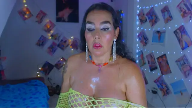Snapshot of sweet_vanessa_22 chatting on March 18, 3:56 am sweet vanessa 22 online show from March 18, 3:56 am