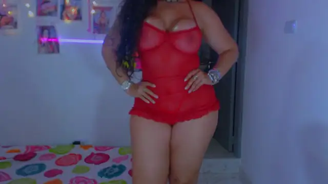 Snapshot of sweet_vanessa_22 chatting on January 23, 4:30 am sweet vanessa 22 online show from January 23, 4:30 am