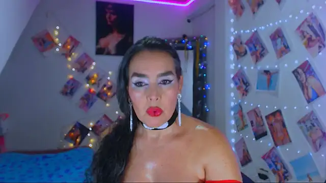 Snapshot of sweet_vanessa_22 chatting on March 8, 3:50 am sweet vanessa 22 online show from March 8, 3:50 am