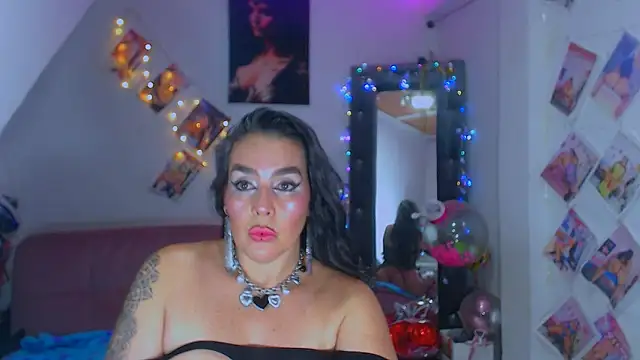 Snapshot of sweet_vanessa_22 chatting on February 13, 4:12 am sweet vanessa 22 online show from February 13, 4:12 am