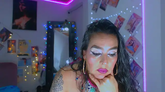 Snapshot of sweet_vanessa_22 chatting on October 19, 3:31 am sweet vanessa 22 online show from October 19, 3:31 am