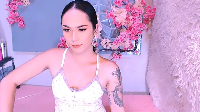 Snapshot of Oriental_Tiara chatting on January 18, 3:10 am Oriental Tiara online show from January 18, 3:10 am