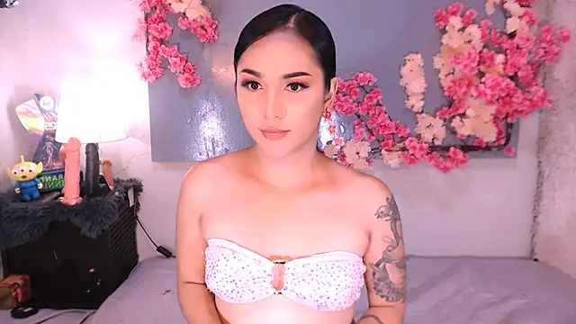 Snapshot of Oriental_Tiara chatting on October 6, 6:14 am Oriental Tiara online show from October 6, 6:14 am