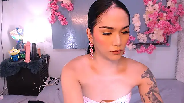 Snapshot of Oriental_Tiara chatting on October 5, 3:08 am Oriental Tiara online show from October 5, 3:08 am