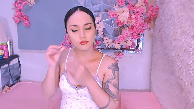 Snapshot of Oriental_Tiara chatting on January 16, 1:15 pm Oriental Tiara online show from January 16, 1:15 pm