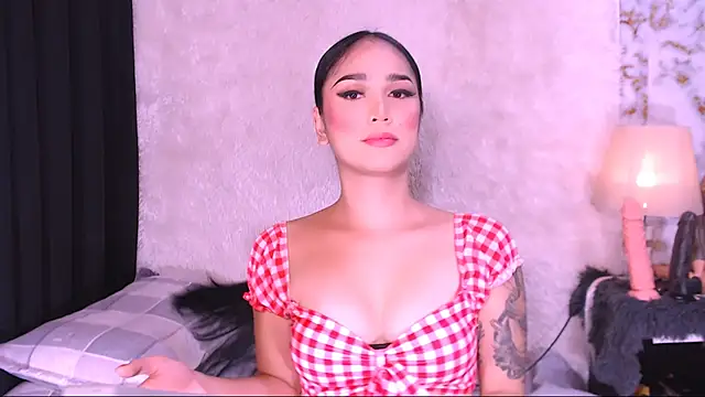 Snapshot of Oriental_Tiara chatting on March 14, 7:04 am Oriental Tiara online show from March 14, 7:04 am