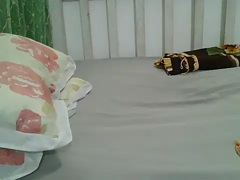 sweetchic  online show from March 12, 9:08 pm