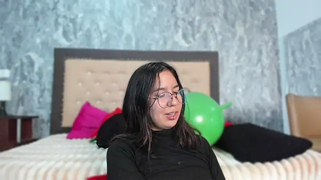 Snapshot of Lia_sarahi chatting on March 6, 11:14 am Lia sarahi online show from March 6, 11:14 am