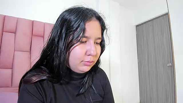 Lia sarahi online show from December 3, 11:42 am