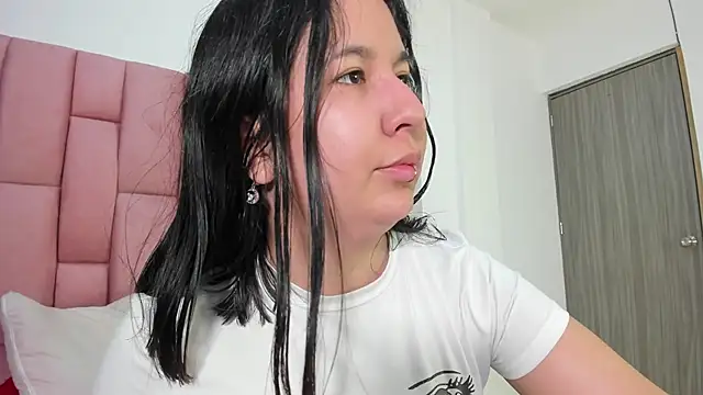 Lia sarahi online show from December 22, 11:43 am