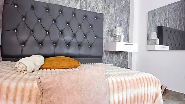 Snapshot of Lia_sarahi chatting on February 9, 12:25 pm Lia sarahi online show from February 9, 12:25 pm