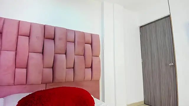 Lia sarahi online show from December 15, 12:00 pm