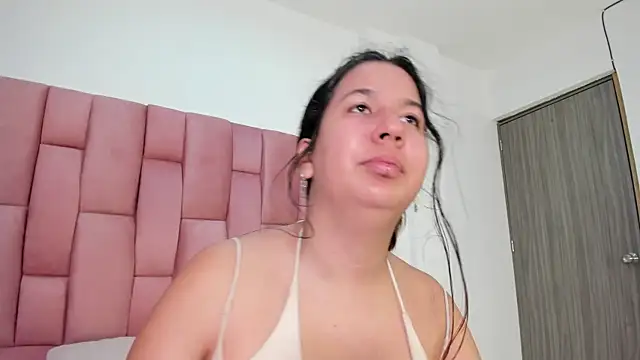 Lia sarahi online show from December 5, 11:53 am