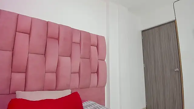 Snapshot of Lia_sarahi chatting on February 2, 11:42 am Lia sarahi online show from February 2, 11:42 am