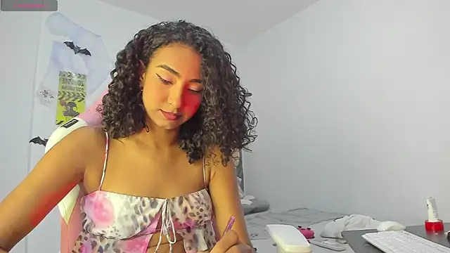Snapshot of khaliope chatting on October 26, 2:45 am khaliope online show from October 26, 2:45 am