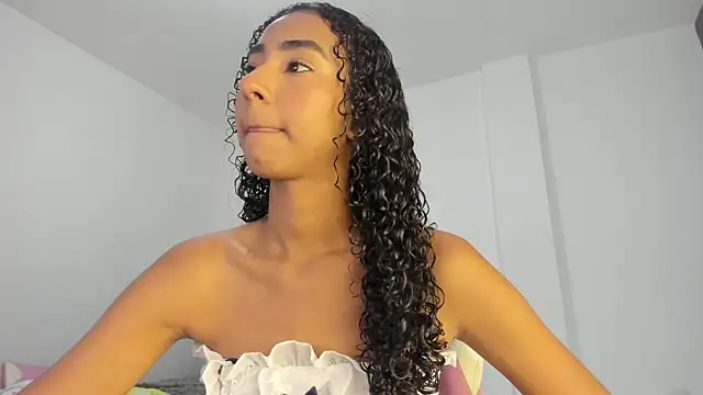 Snapshot of khaliope chatting on May 21, 7:44 pm khaliope online show from May 21, 7:44 pm