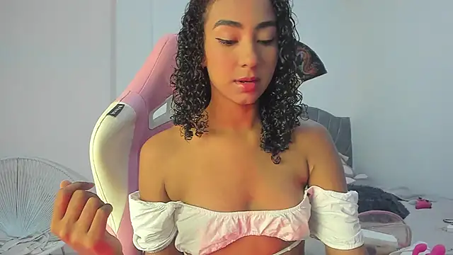 Snapshot of khaliope chatting on December 2, 8:43 pm khaliope online show from December 2, 8:43 pm