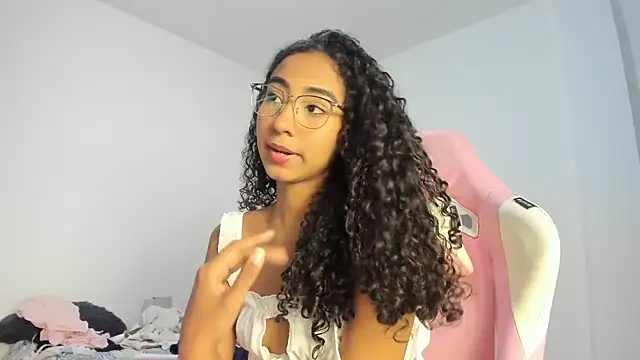 Snapshot of khaliope chatting on July 21, 1:56 pm khaliope online show from July 21, 1:56 pm