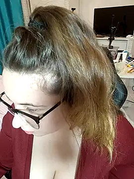 Snapshot of DienkaGreen chatting on November 6, 5:11 am DienkaGreen online show from November 6, 5:11 am