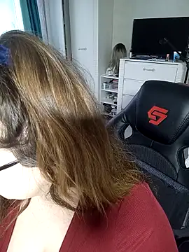 Snapshot of DienkaGreen chatting on October 31, 10:56 am DienkaGreen online show from October 31, 10:56 am