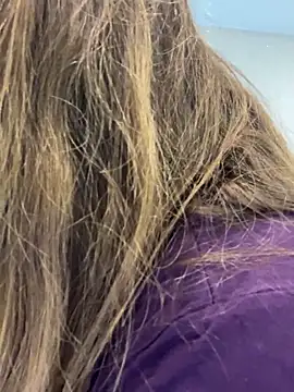 Snapshot of DienkaGreen chatting on December 2, 6:37 am DienkaGreen online show from December 2, 6:37 am