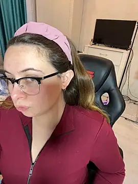 Snapshot of DienkaGreen chatting on November 27, 7:53 am DienkaGreen online show from November 27, 7:53 am