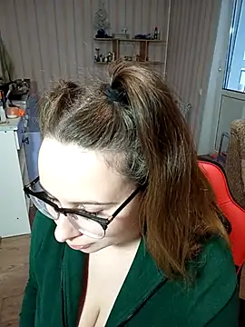 Snapshot of DienkaGreen chatting on February 27, 11:17 am DienkaGreen online show from February 27, 11:17 am