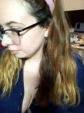 Snapshot of DienkaGreen chatting on November 9, 4:33 pm DienkaGreen online show from November 9, 4:33 pm