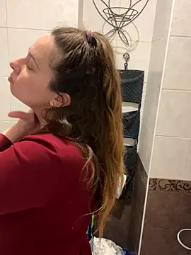 Snapshot of DienkaGreen chatting on November 29, 6:52 pm DienkaGreen online show from November 29, 6:52 pm