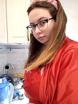 Snapshot of DienkaGreen chatting on December 14, 1:06 pm DienkaGreen online show from December 14, 1:06 pm