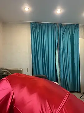 Snapshot of DienkaGreen chatting on December 15, 6:30 am DienkaGreen online show from December 15, 6:30 am