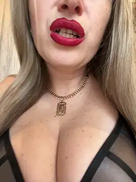 Snapshot of Kittenforyou chatting on March 1, 1:00 pm Kittenforyou online show from March 1, 1:00 pm