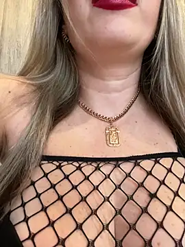 Snapshot of Kittenforyou chatting on February 5, 12:56 pm Kittenforyou online show from February 5, 12:56 pm