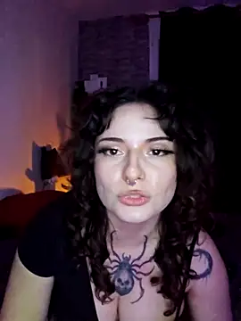 Snapshot of Moxxxie chatting on November 19, 5:24 pm Moxxxie online show from November 19, 5:24 pm