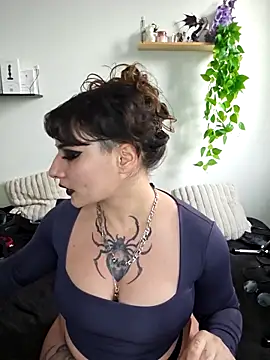 Moxxxie online show from October 18, 3:03 pm
