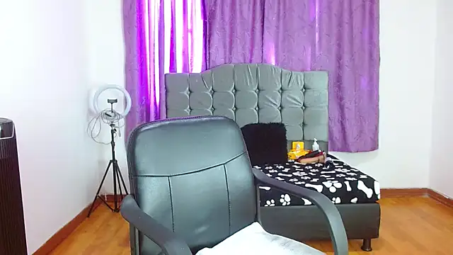 Snapshot of ariana-lopez chatting on March 20, 4:42 pm ariana-lopez online show from March 20, 4:42 pm