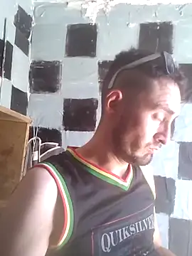 Wero4200 online show from April 14, 9:53 pm