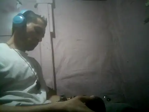 Snapshot of Wero4200 chatting on October 3, 1:23 pm Wero4200 online show from October 3, 1:23 pm