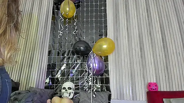 BriannaChelsea online show from October 31, 12:13 pm