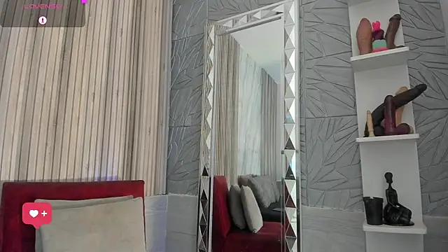 Snapshot of BriannaChelsea chatting on June 25, 11:48 am BriannaChelsea online show from June 25, 11:48 am