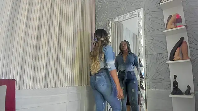 BriannaChelsea online show from January 6, 11:58 am