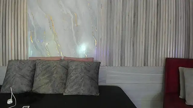 Snapshot of BriannaChelsea chatting on June 24, 11:53 am BriannaChelsea online show from June 24, 11:53 am