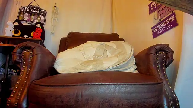 danidollxxx online show from October 17, 4:27 am