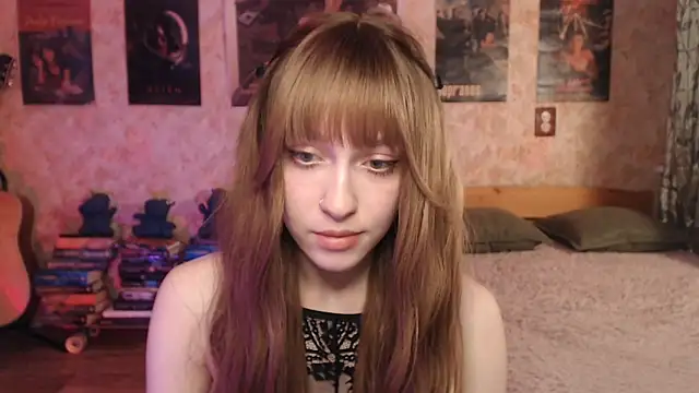 Friendly Ellie online show from April 5, 11:22 pm